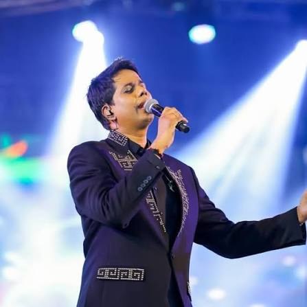 Shriram Iyer performing on stage